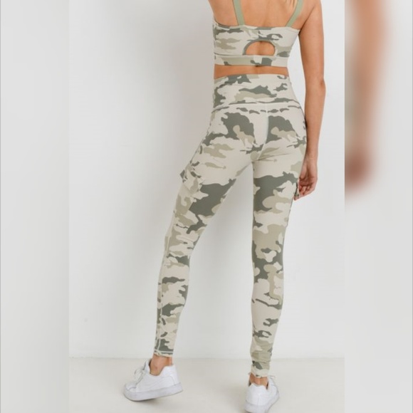 Highwaist Camo Lite Print Cargo Leggings - Picture 3 of 6